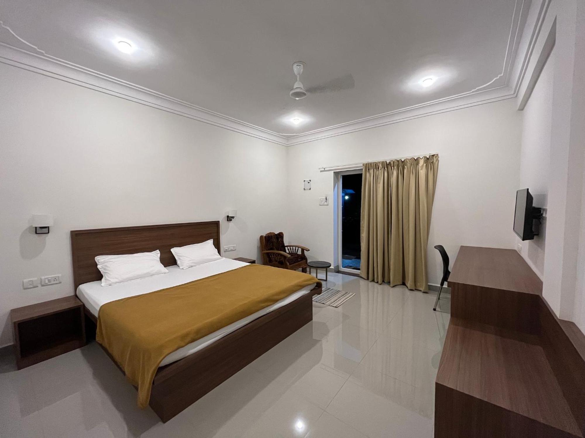 Morjim Sunset Guesthouse - 300 Meter To Morjim Beach Ngoại thất bức ảnh